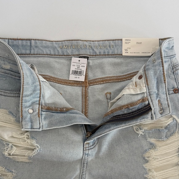 NWT American Eagle Outfitters Women's Light Denim Distressed Jean Shorts - Picture 8 of 10